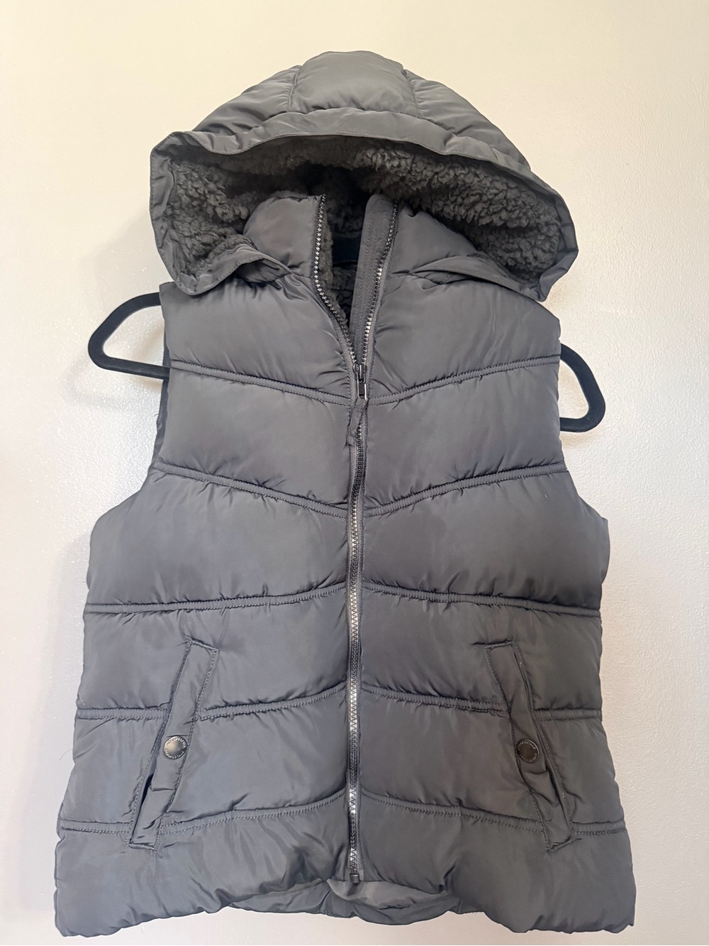 Aeropostale Girls Gray Quilted Hooded Puffer Vest
